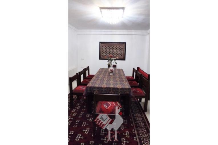 مبلمان سنتی ۹ نفره همراه با میز و صندلی ناهارخوری ۸ نفره