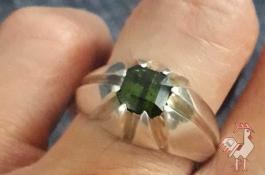 انگشتر دستساز با سنگ ترمالین سبز